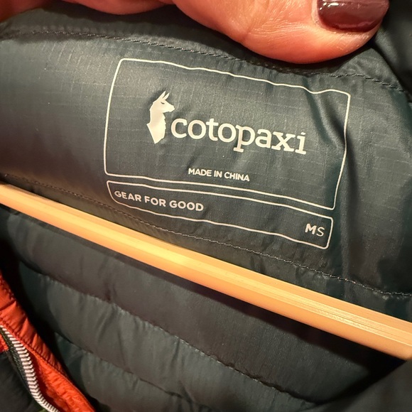 Men’s size Small Cotopaxi thin down winter jacket. - Picture 3 of 5